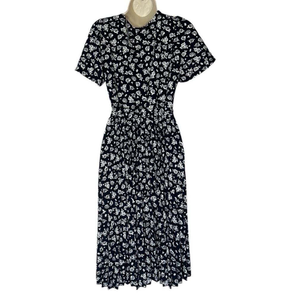 Lark + Grey black dress with white flowers size PM - Picture 2 of 6